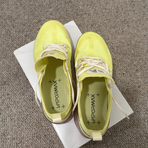 Nike Vapormax - Picture 2 of 4